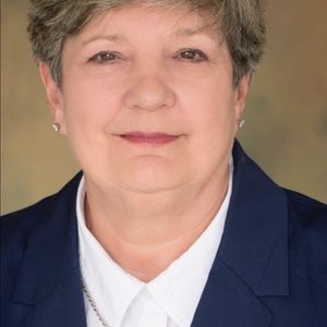 Meet your Posher, Debra